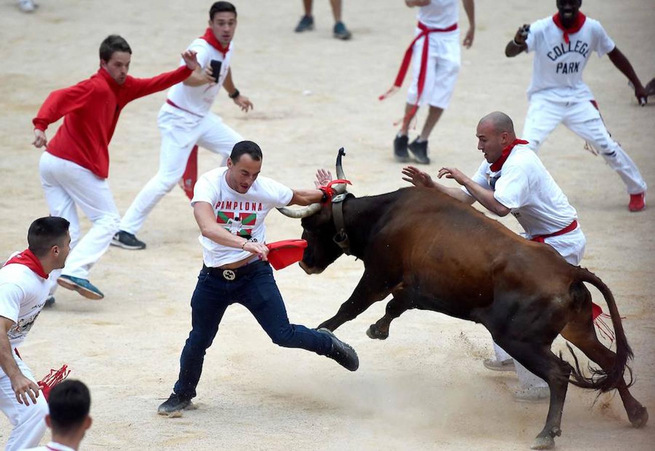 Los toros de Jandilla han provocado el segundo herido por asta de toro de estos Sanfermines.