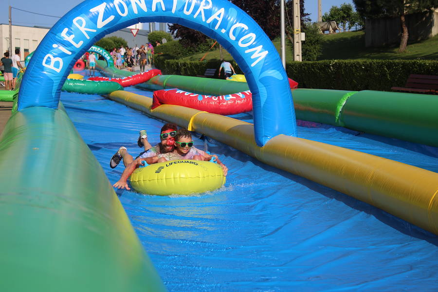 Fotos: La Color Party de La Virgen del Camino celebra su cuarta edición