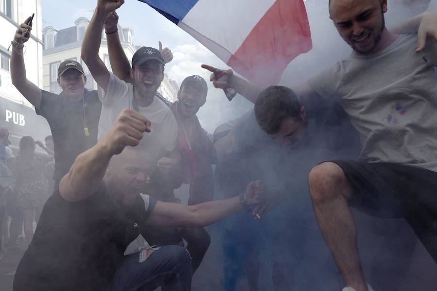 Los franceses se han echado a las calles de París apra celebrar el Mundial que ha ganado su selección en rusia.