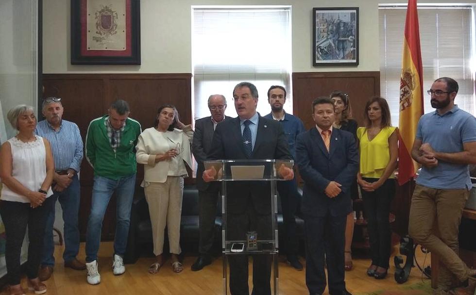 El alcalde de Astorga durante su comparecencia este martes.