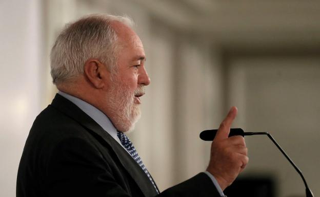 El comisario Miguel Arias Cañete, durante su ponencia en el desayuno informativo de Europa Press 