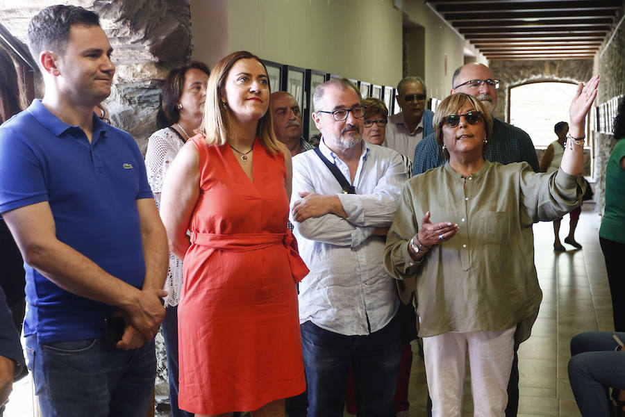 Fotos: Inauguración de la XII Muestra de Artesanía y Oficios Tradicionales de Murias de Paredes