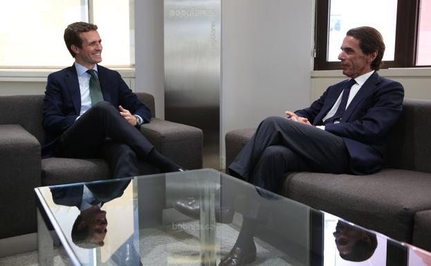 Pablo Casado y José María Aznar. 