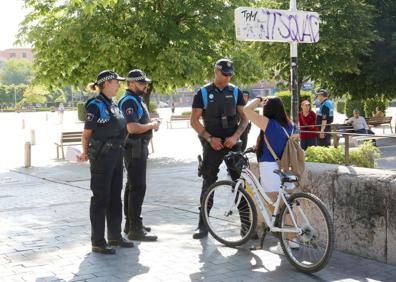 Imagen secundaria 1 - Imagen de la campaña de información a los ciclistas.