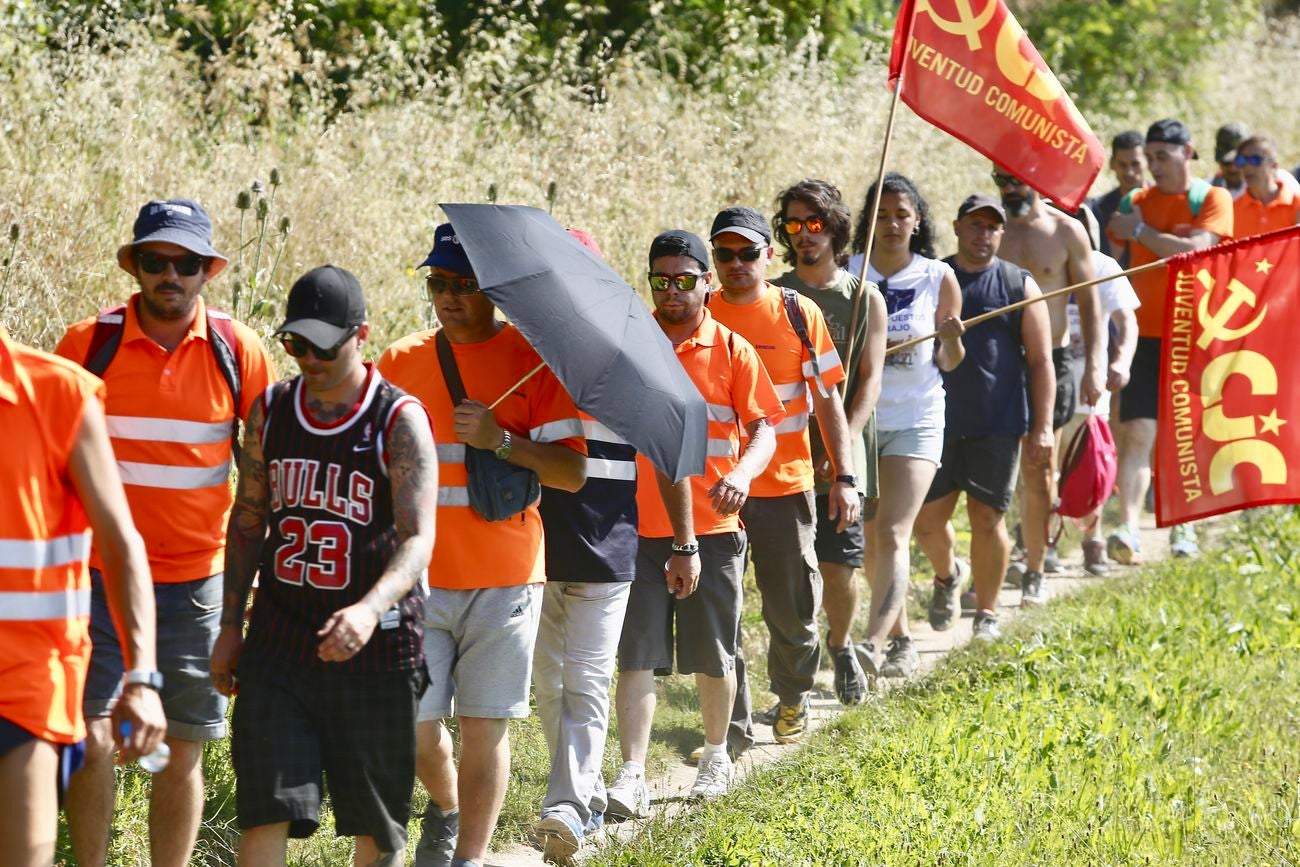 Trabajadores de Vestas, realizan una marcha de protesta desde Villadangos del Páramo a Hospital de Órbigo 