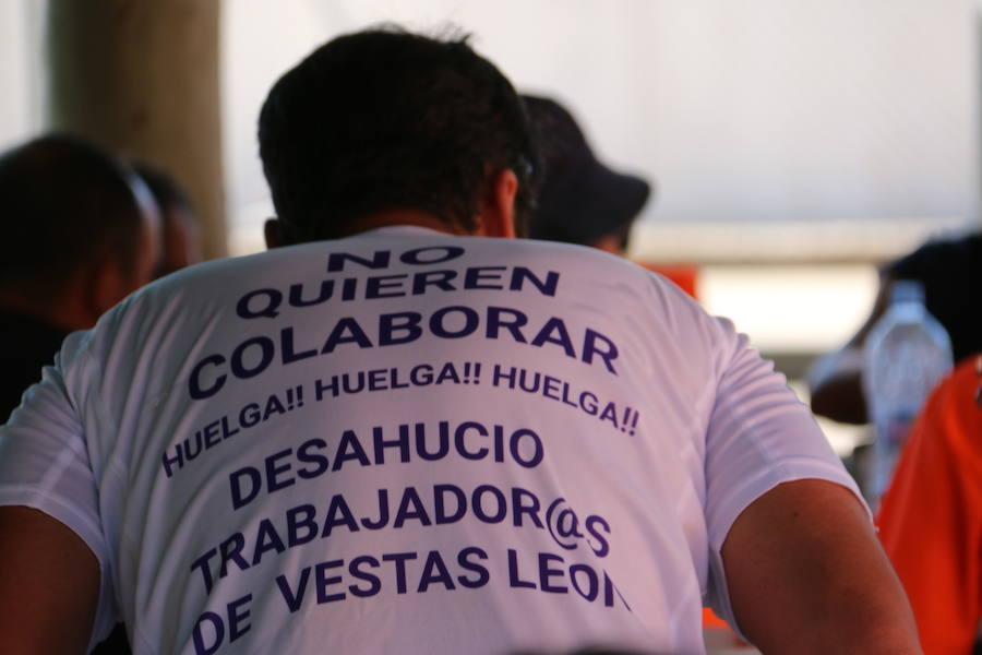 Fotos: Los trabajadores de Vestas mantienen la lucha