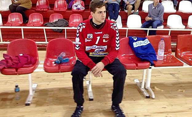 Biosca, durante un partido del Ademar.