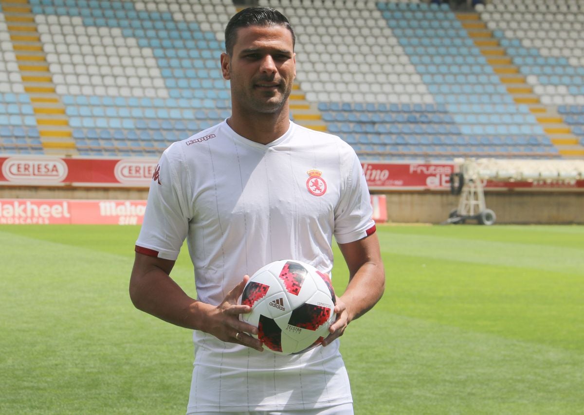 Fotos: Aridane Santana, presentado como jugador de la Cultural