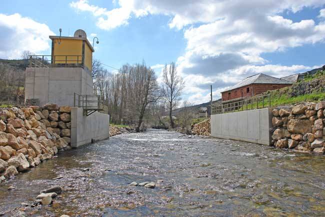 Folgoso de la Ribera, en la  comarca de El Bierzo  y situado a 91 kilómetros de León, presenta numerosas sendas con ecos de paz y  vistas de ensueño  a lo largo de  35,2 kilómetros.