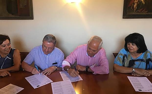 Imagen de la firma del Acta de Replanteo e Inicio de las obras de restauración del Claustro de San Isidoro.