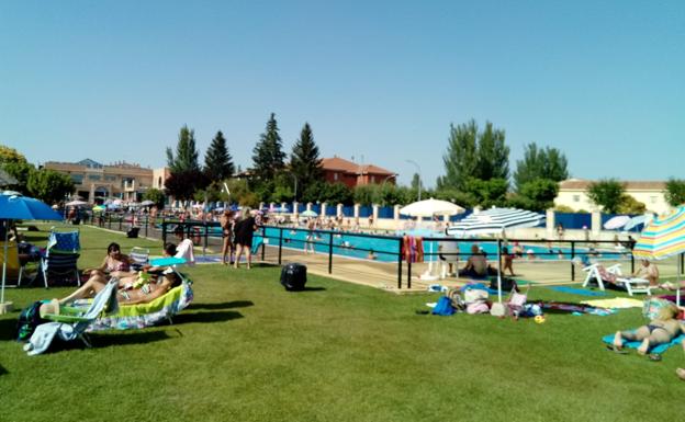 Piscina de Santa María del Páramo.