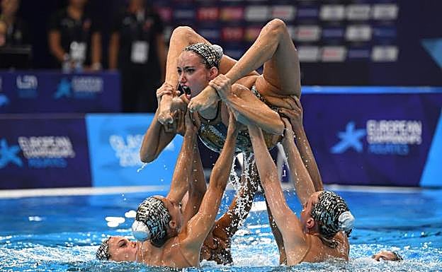 El equipo español de sincronizada, durante la final. 