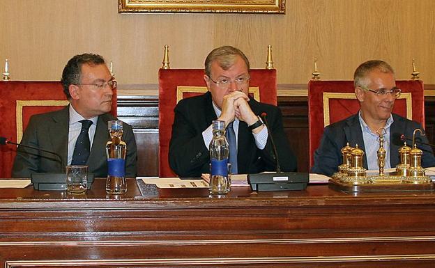 Antonio Silván, durante un pleno en el Ayuntamiento de San Marcelo.