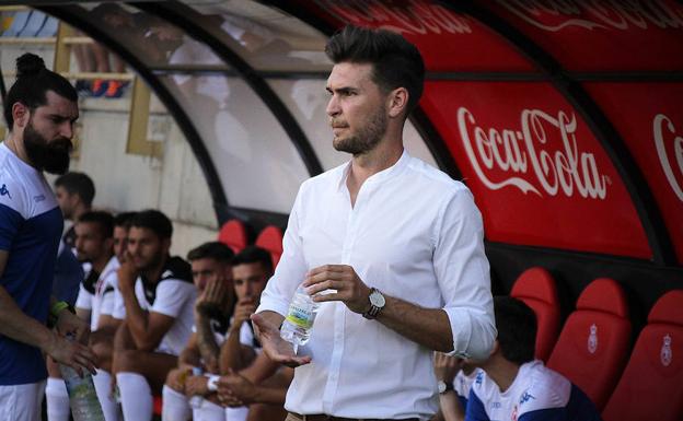 Víctor Cea, entrenador de la Cultural y Deportiva Leonesa.