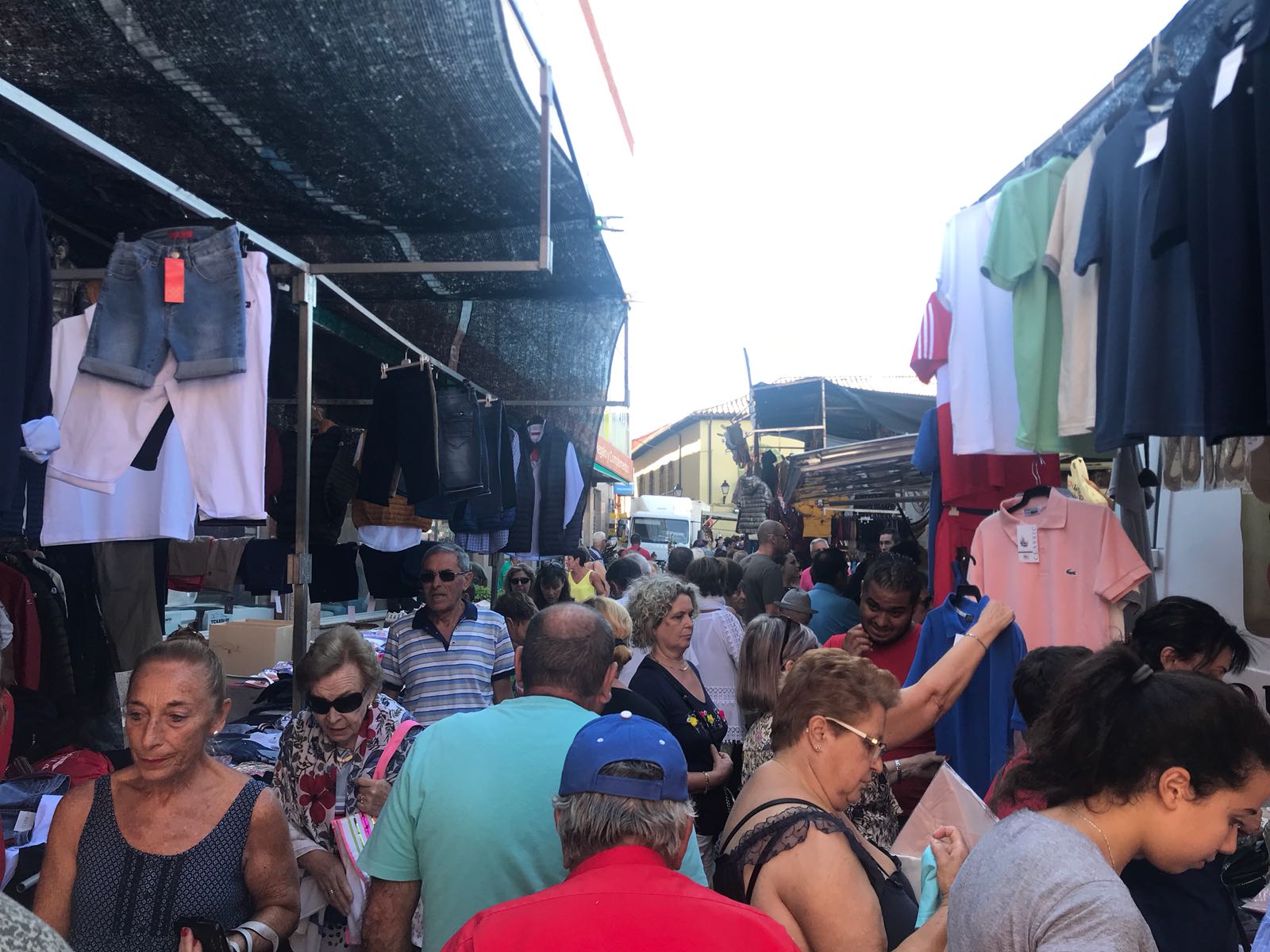 Fotos: Jueves de mercado en Valencia de Don Juan