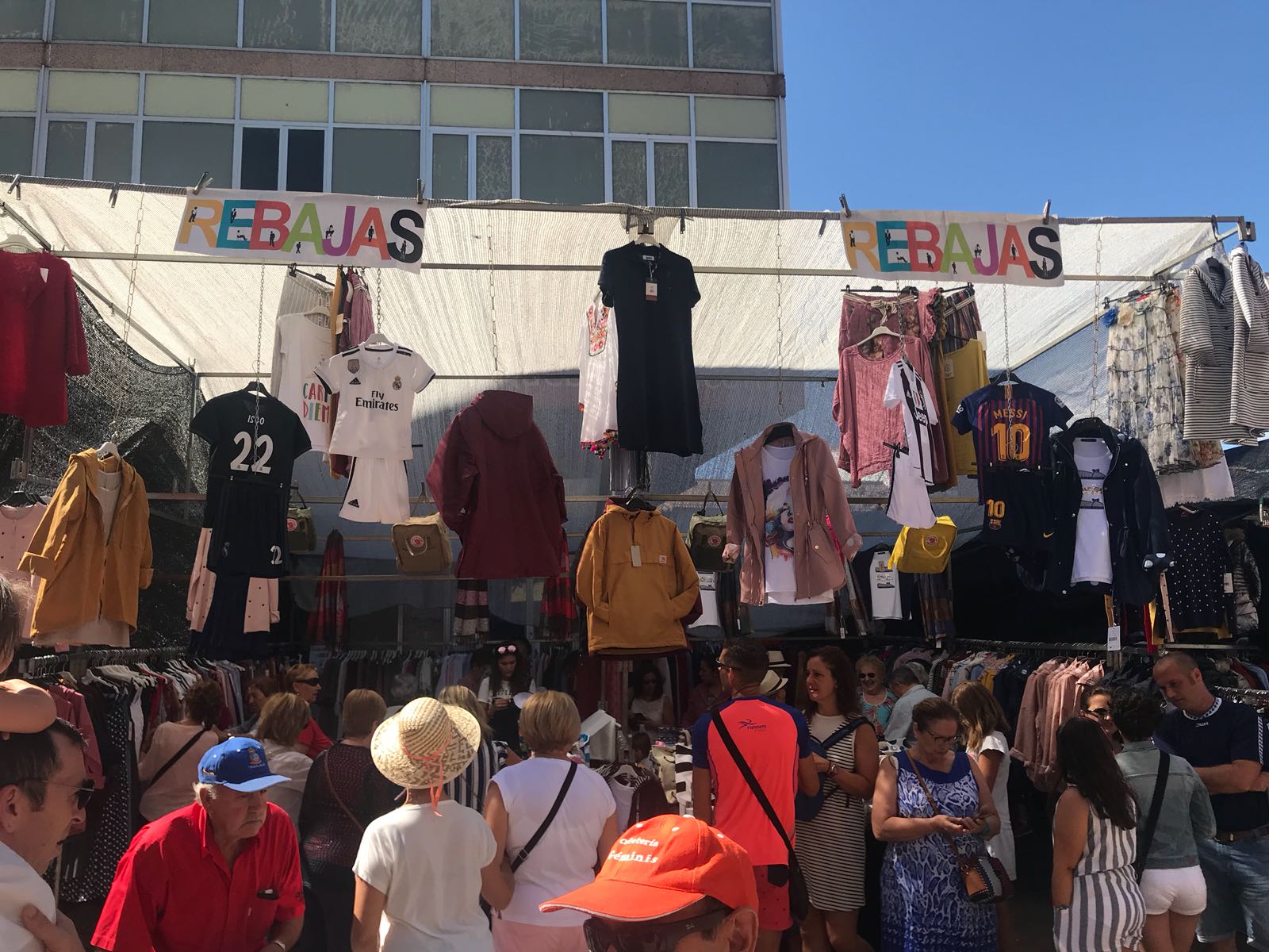 Fotos: Jueves de mercado en Valencia de Don Juan