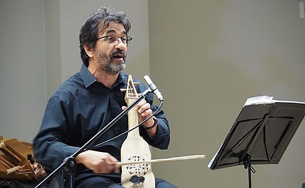 Imagen principal - Miguel Ángel García y Ángel Casado protagonizan el XV Festival de Rabel Leonés de Villarejo de Órbigo