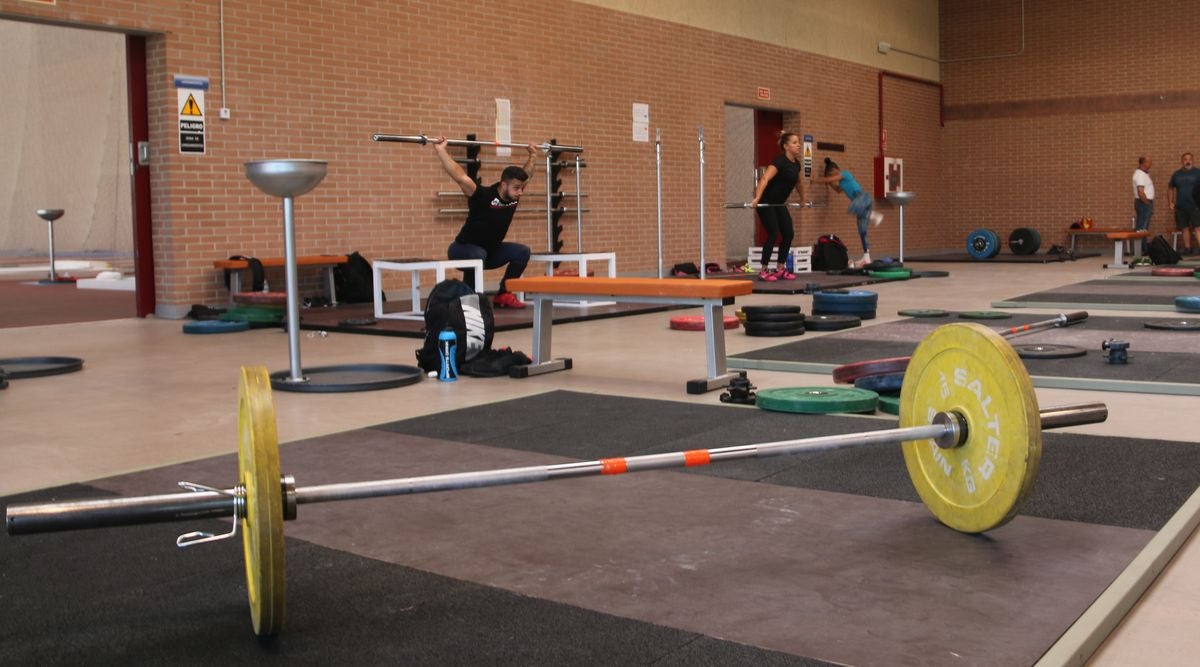 Fotos: Los mejores halterófilos del país se citan en el CAR de León