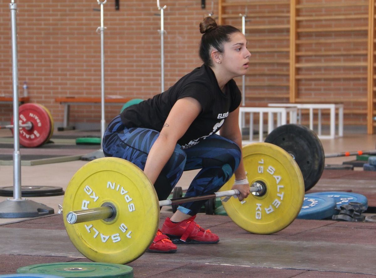 Fotos: Los mejores halterófilos del país se citan en el CAR de León