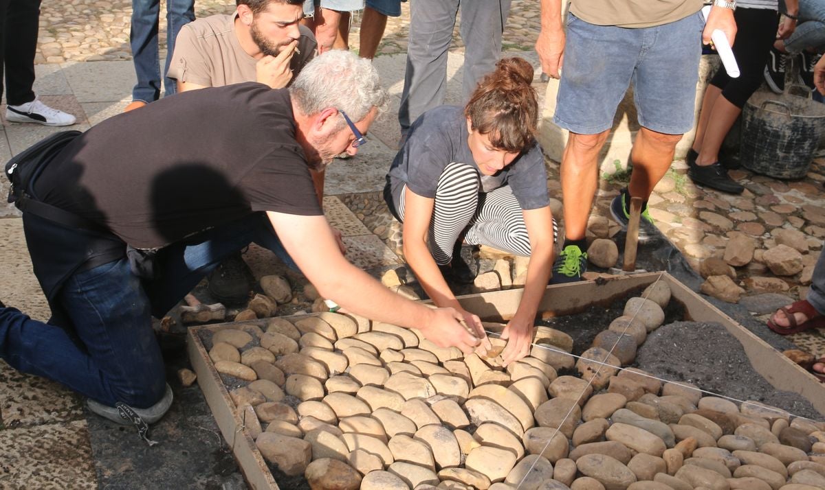 Fotos: Así se debería haber remodelado la plaza del Grano según los hermanos Seoane