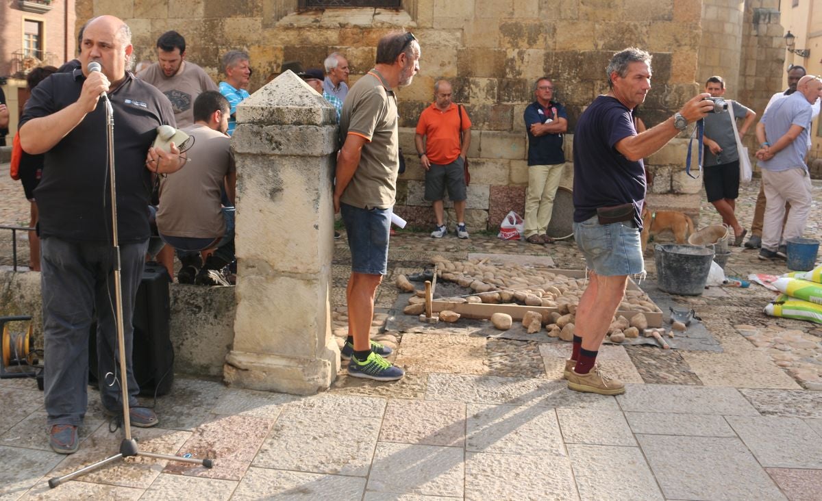 Fotos: Así se debería haber remodelado la plaza del Grano según los hermanos Seoane