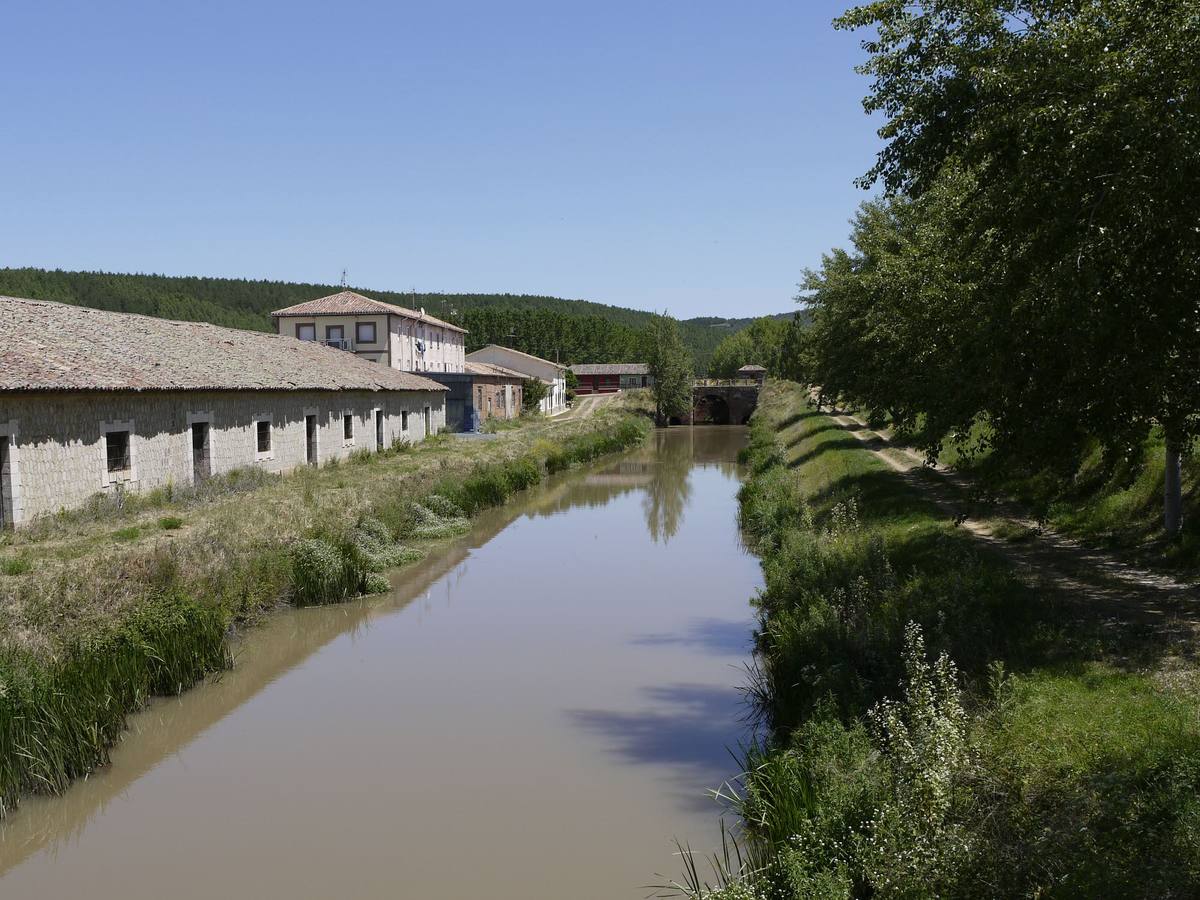 Esclusa 1, punto de su nacimiento en Alar del Rey (Palencia).