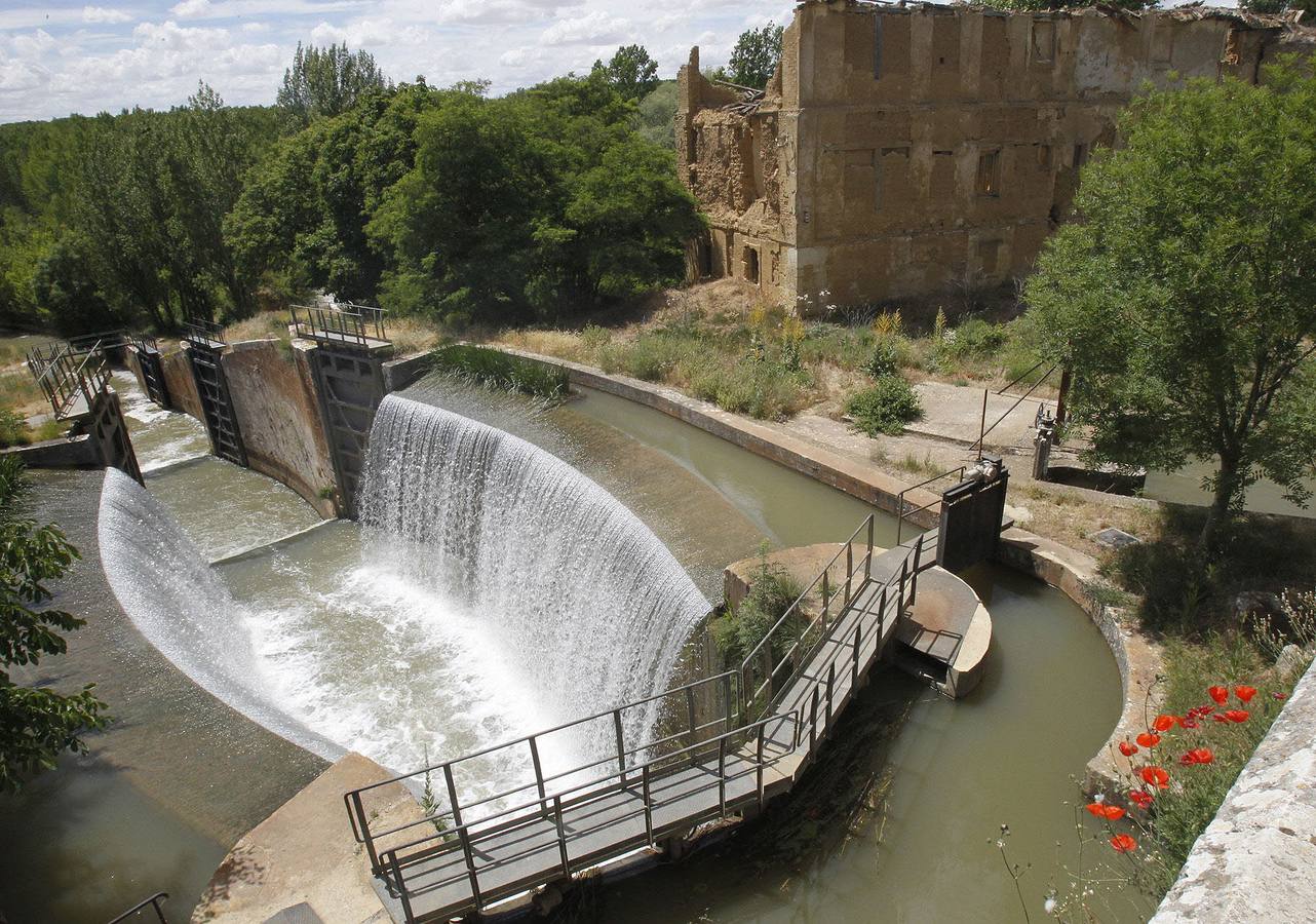 Esclusa del Canal en Calahorra de Ribas (Palencia). 