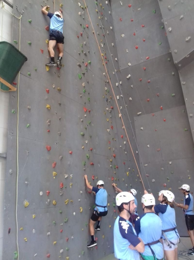 El conjunto marista sigue sumando actividades en su pretemporada | En esta ocasión escalada, tiro con arco y actividades de montaña en Vegacervera