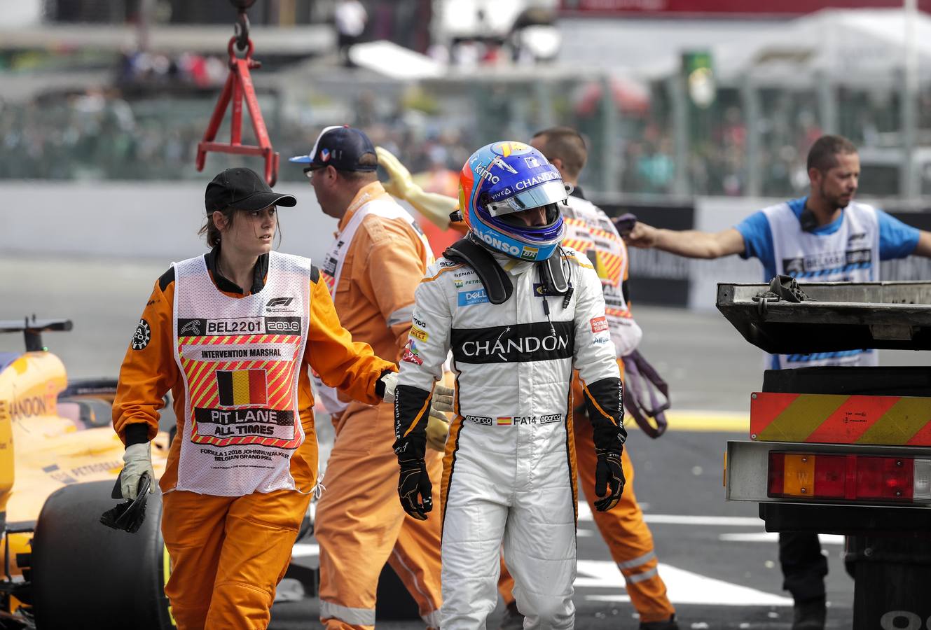 Fotos: Las imágenes del brutal accidente de Fernando Alonso