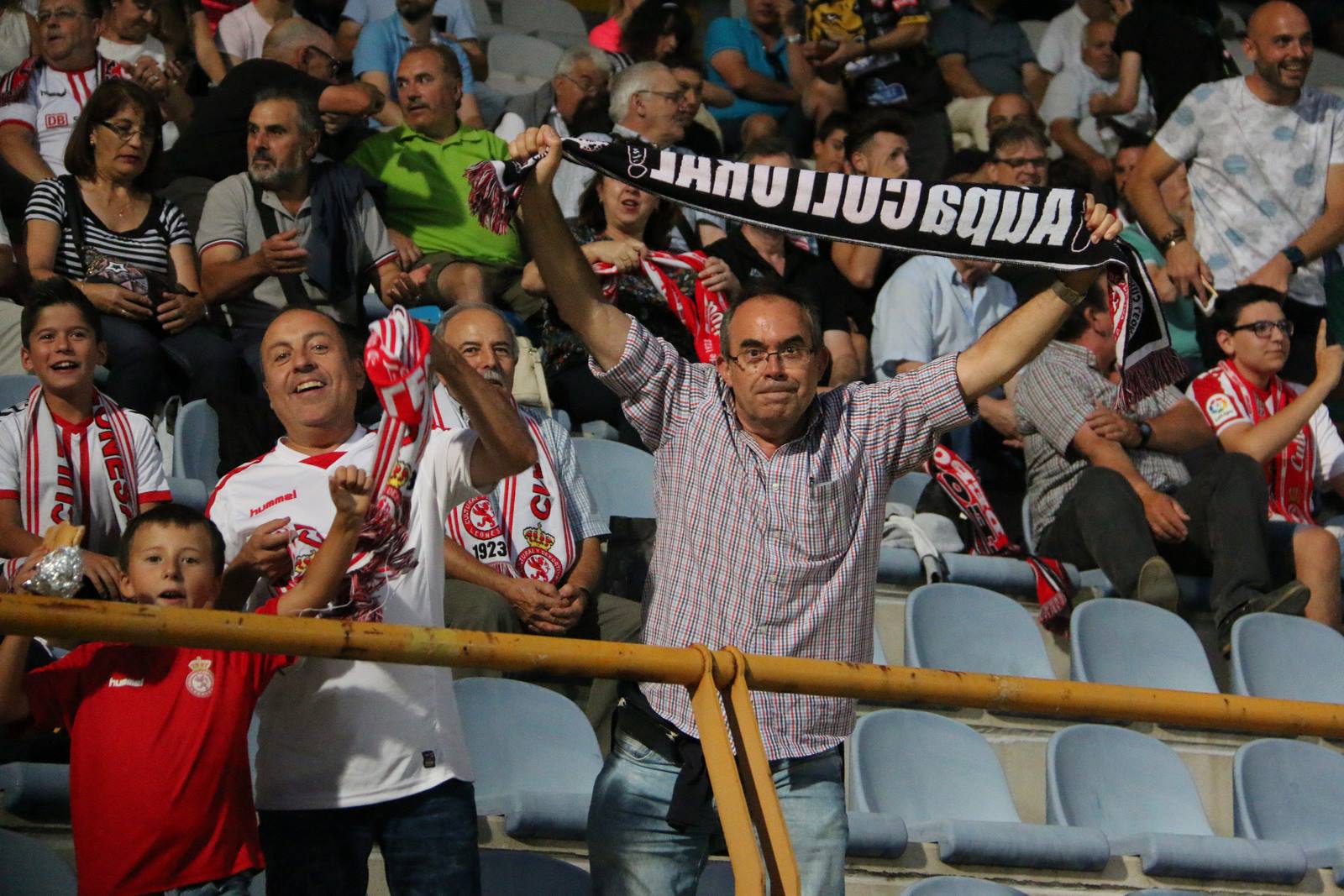 Las mejores imágenes del público del partido disputado entre la Cultural y el Rápido de Bouzas