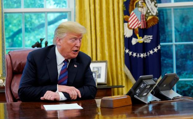 Donald Trump conversa por teléfono con el presidente mexicano, Enrique Peña Nieto.