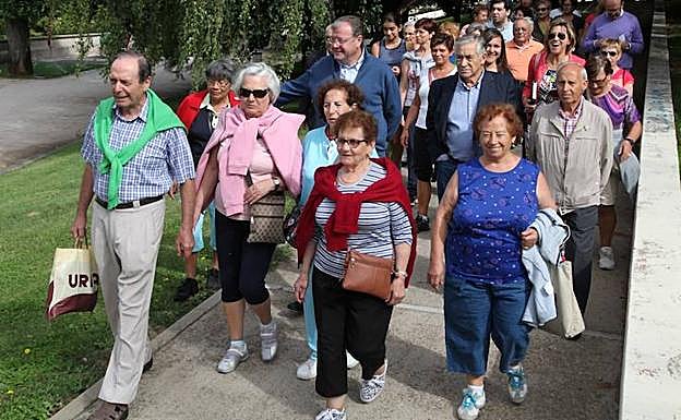 El Ayuntamiento de León recibe una subvención de 6.500 eurosde la FEMP por su Programa de Rutas Saludables para mayores