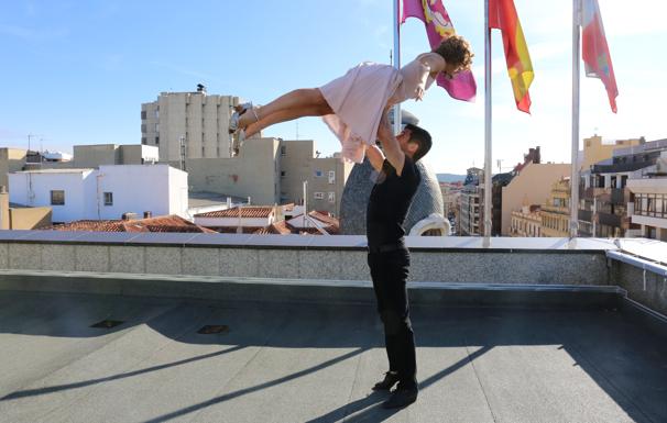 El espectáculo Dirty Dancing se presentó en la azotea del Ayuntamiento