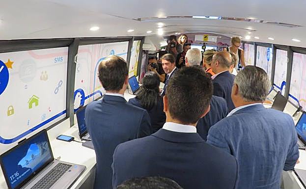 Imagen principal - Internet para tod@s sobre ruedas