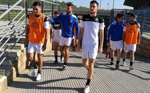 Bernal y Nicho, en el entrenamiento de la Cultural de este martes.