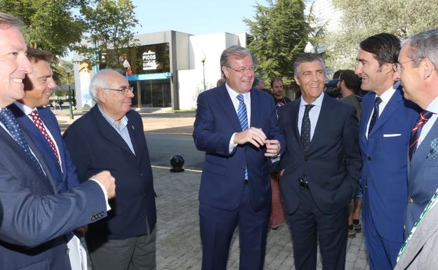 La delegación leonesa, momentos antes de la presentación oficial del proyecto.