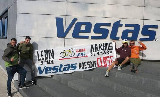 Los cuatro trabajadores leoneses en la sede de Vestas en Aarhus.