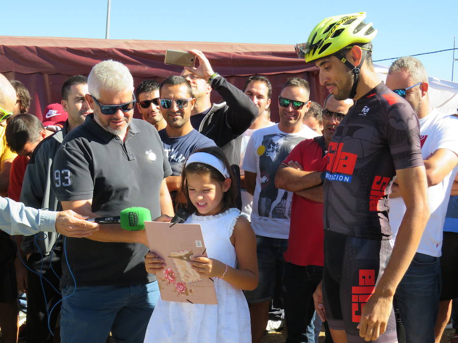 Fotos: Llegada de Piru a la fábrica de Villadangos