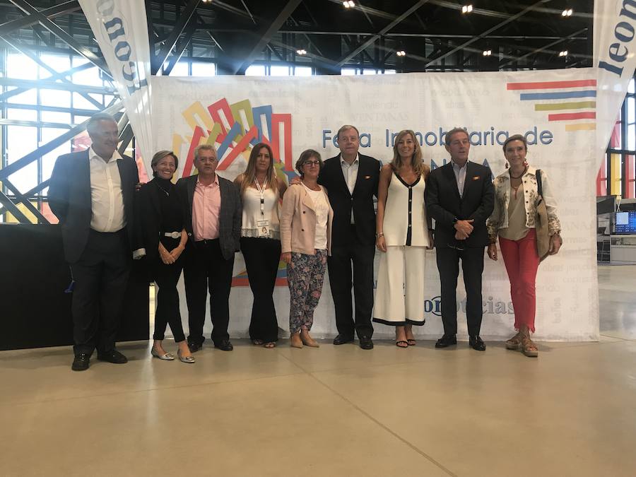 Imágenes de la inauguración de la II Feria Inmobiliaria de vivienda y decoración de León.