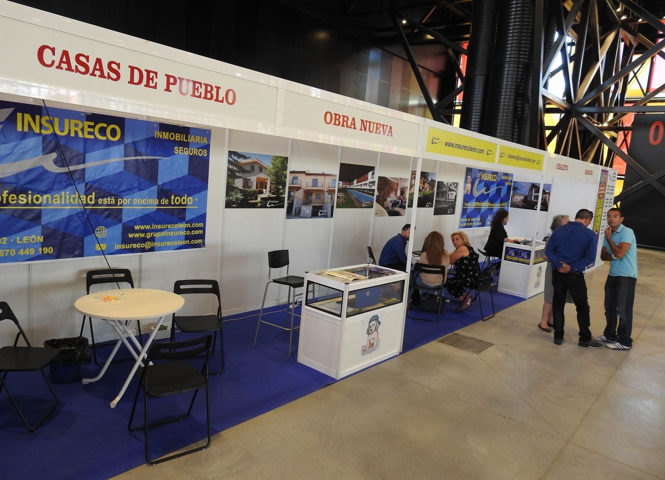 La Feria Inmobiliaria de Vivienda y Decoración de León se convierte en punto de encuentro para clientes y empresas con el Palacio de Exposiciones como marco