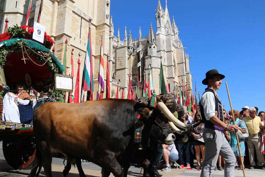 Fotos: Desfile de carros engalanados en León