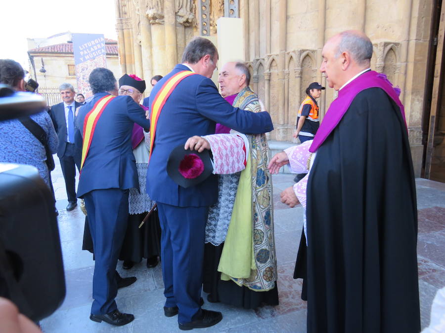 Fotos: El foro u oferta de la Catedral