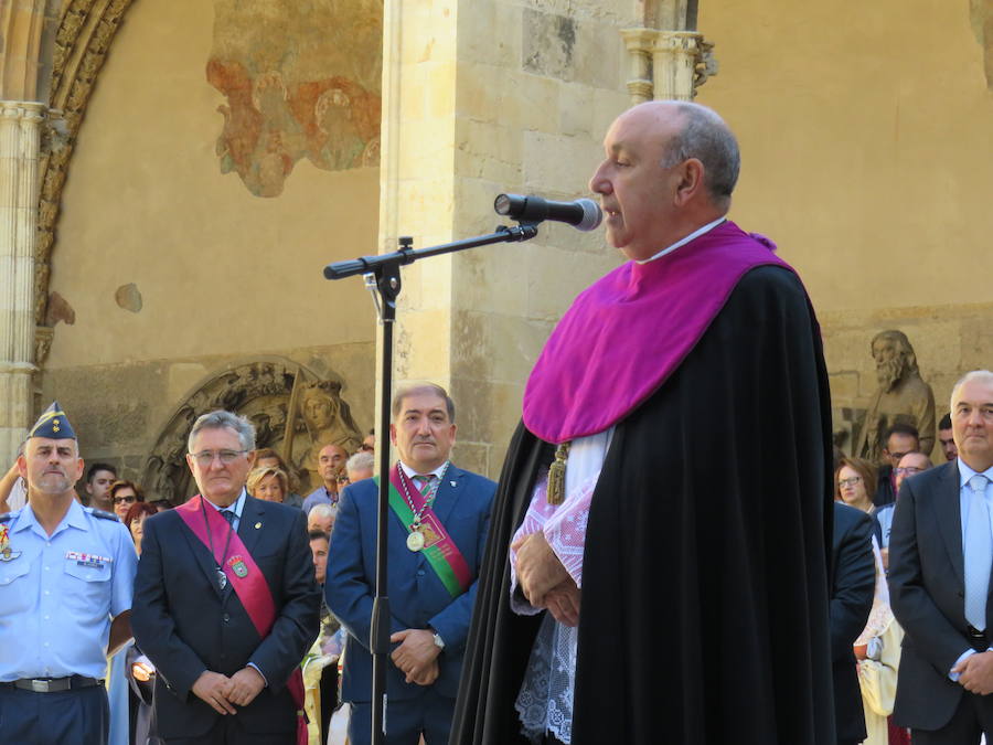 Fotos: El foro u oferta de la Catedral