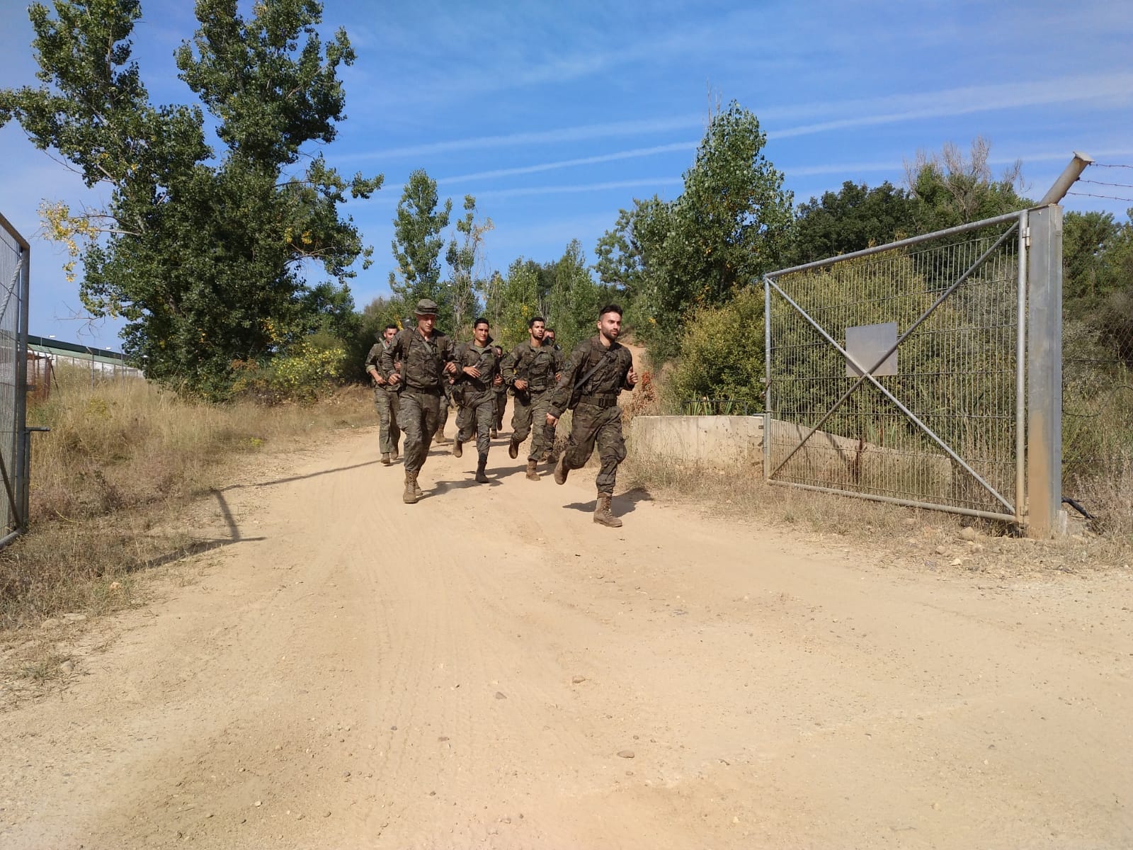 Fotos: La Legión gana en El Ferral