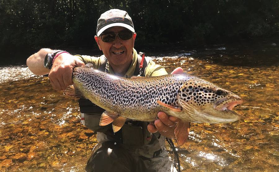 Fotos: El tricampeón del mundo de pesca con mosca, Pablo Castro, inaugura la V temporada de &#039;Conversaciones sin red&#039;