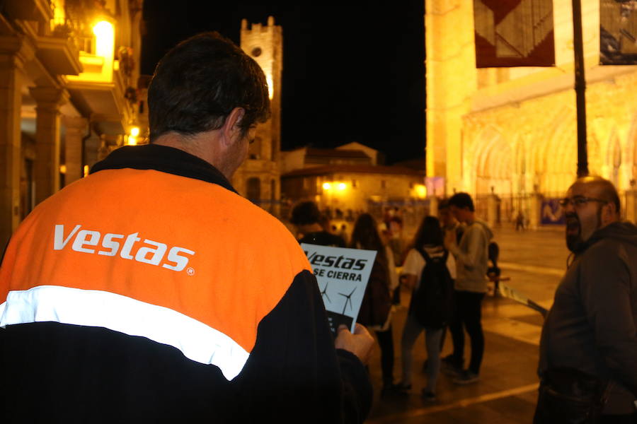 Fotos: La plantilla de Vestas lleva su conflicto a la Catedral de León