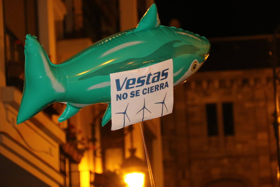 Fotos: La plantilla de Vestas lleva su conflicto a la Catedral de León