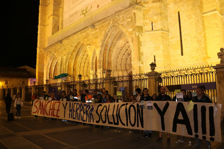 Fotos: La plantilla de Vestas lleva su conflicto a la Catedral de León