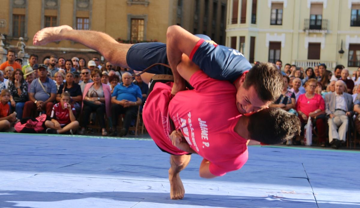 Fotos: La Catedral de León preside el Corro de San Froilán