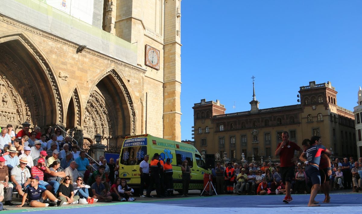 Fotos: La Catedral de León preside el Corro de San Froilán